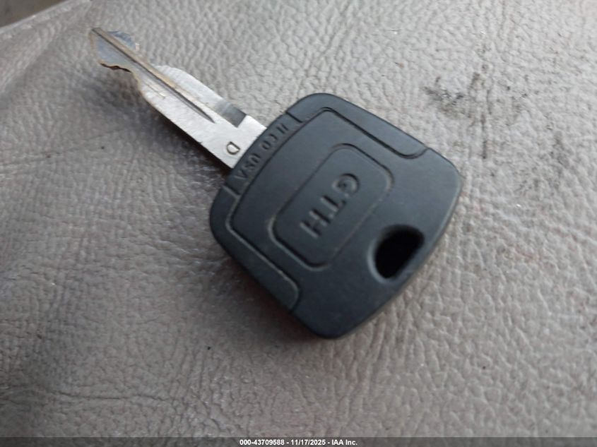 2007 Mercury Grand Marquis Ls VIN: 2MEFM75V27X602162 Lot: 43709588