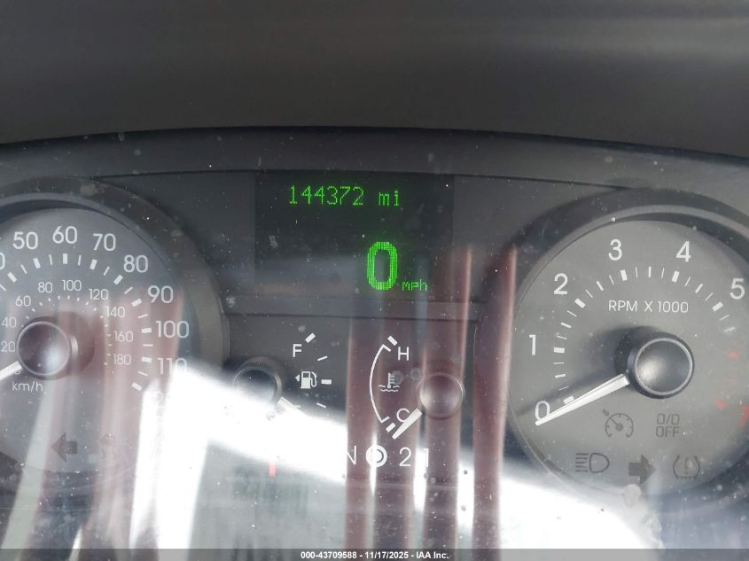 2007 Mercury Grand Marquis Ls VIN: 2MEFM75V27X602162 Lot: 43709588