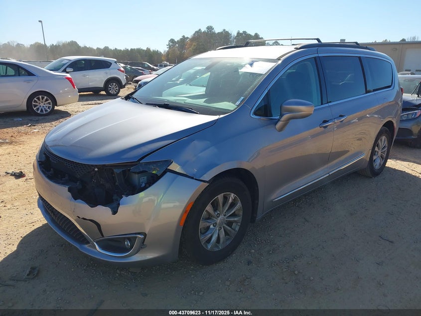 2C4RC1BG5HR691767 2017 CHRYSLER PACIFICA photo no. 2