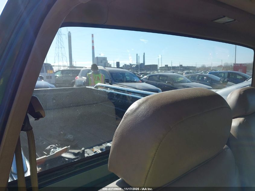 1994 Chevrolet Gmt-400 C1500 VIN: 1GBDC14K9RZ256760 Lot: 43709688