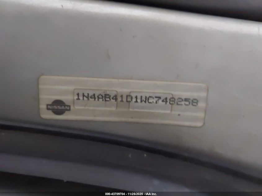 1998 Nissan Sentra Gle/Gxe/Xe VIN: 1N4AB41D1WC748258 Lot: 43709704