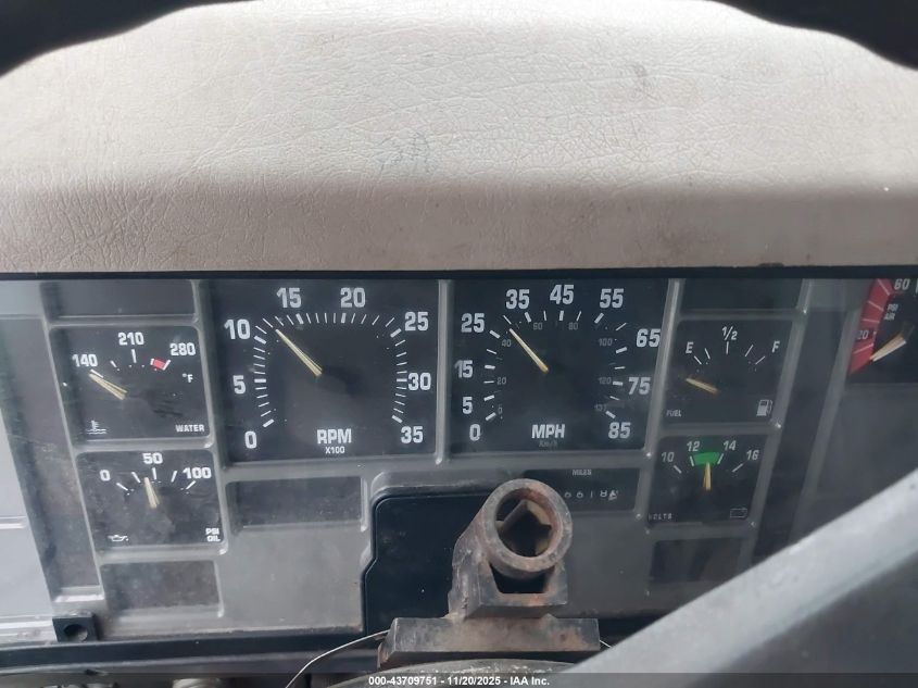 2000 International 4000 4900 VIN: 1HTSDAAN1YH308761 Lot: 43709751