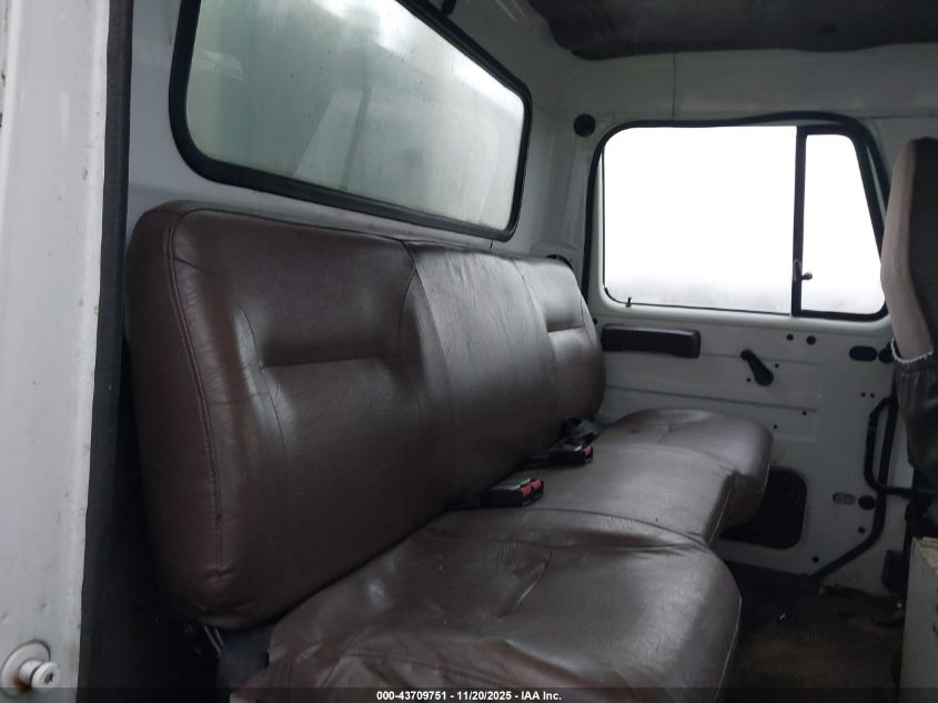 2000 International 4000 4900 VIN: 1HTSDAAN1YH308761 Lot: 43709751