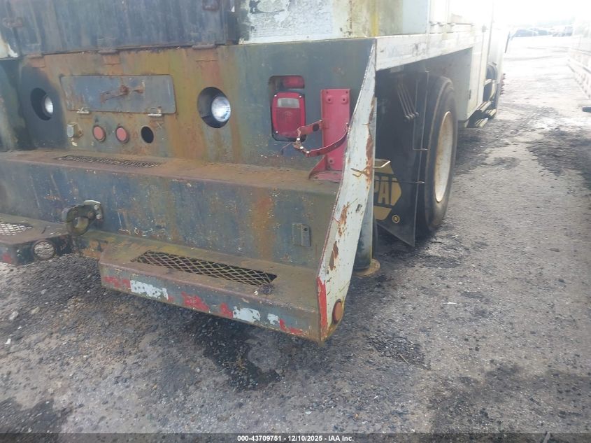 2000 International 4000 4900 VIN: 1HTSDAAN1YH308761 Lot: 43709751