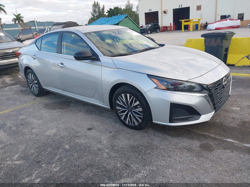 NISSAN ALTIMA SV FWD