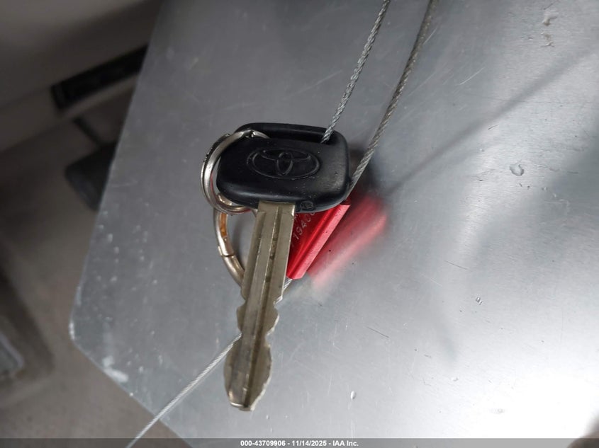 1995 Toyota Avalon Xl VIN: 4T1GB10E4SU010614 Lot: 43709906