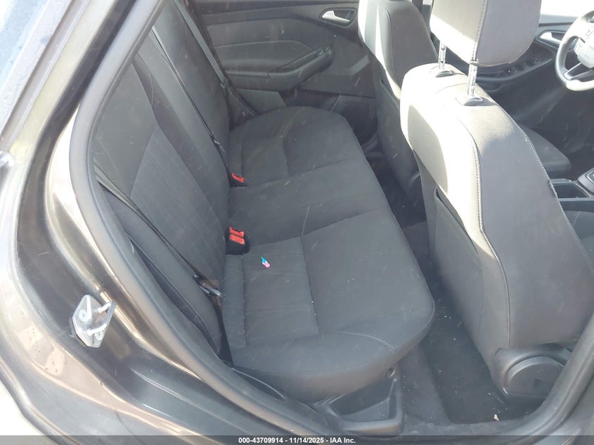 2017 Ford Focus Se VIN: 1FADP3F28HL302644 Lot: 43709914