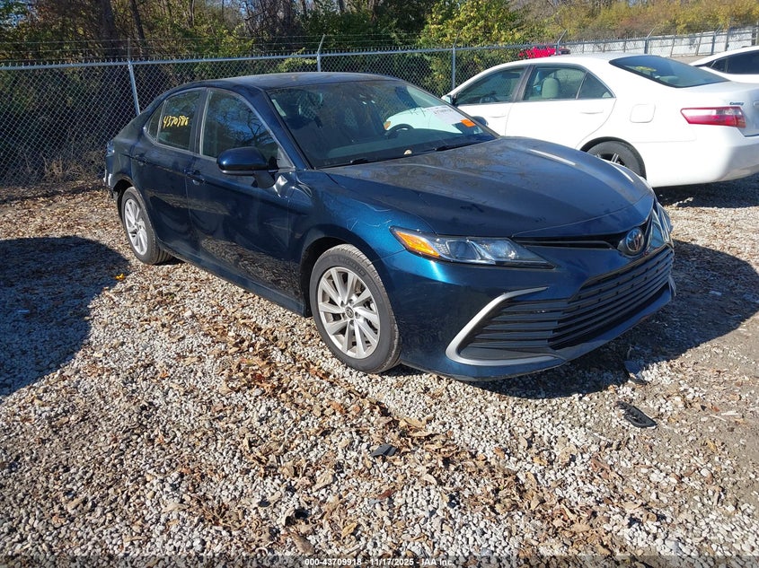 TOYOTA CAMRY LE