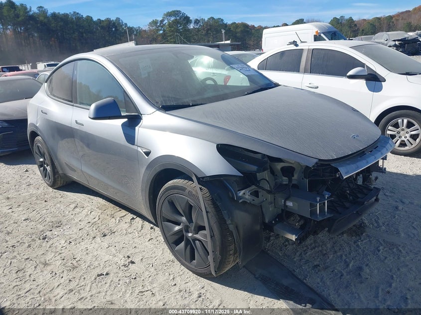 TESLA MODEL Y LONG RANGE DUAL MOTOR REAR-WHEEL DRIVE