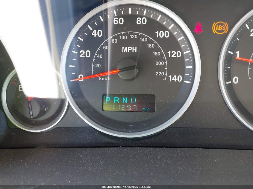 2005 Jeep Grand Cherokee Limited VIN: 1J8HR58225C519335 Lot: 43710098