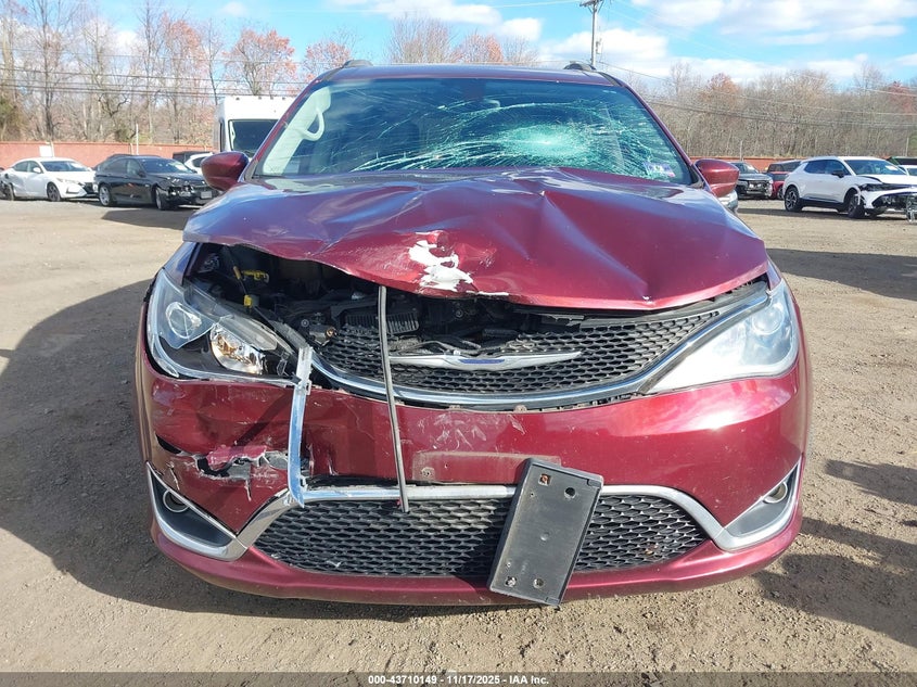 2017 Chrysler Pacifica Touring-L VIN: 2C4RC1BG3HR510259 Lot: 43710149