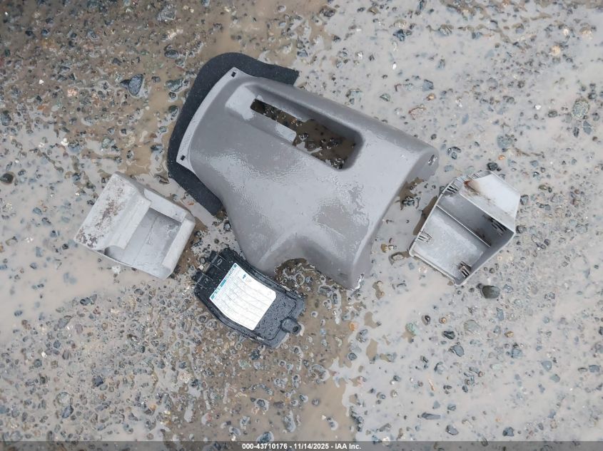 2003 Toyota Camry Le VIN: 4T1BE32K03U663815 Lot: 43710176