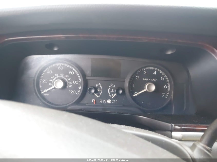 2006 Lincoln Town Car Signature Limited VIN: 1LNHM82V36Y648176 Lot: 43710369