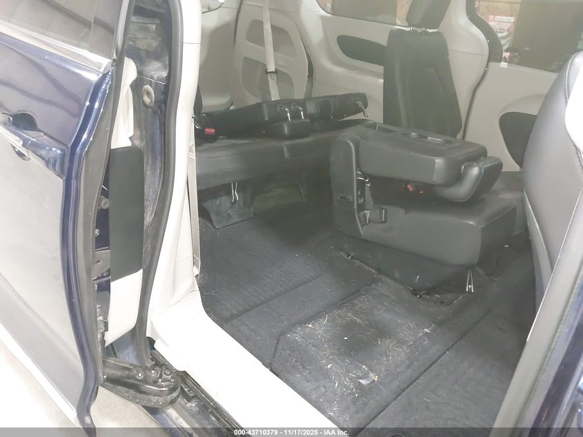 2018 Chrysler Pacifica Touring L VIN: 2C4RC1BG6JR280691 Lot: 43710379