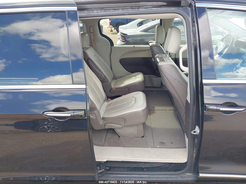 2017 Chrysler Pacifica Touring-L Plus VIN: 2C4RC1EG5HR669361 Lot: 43710422