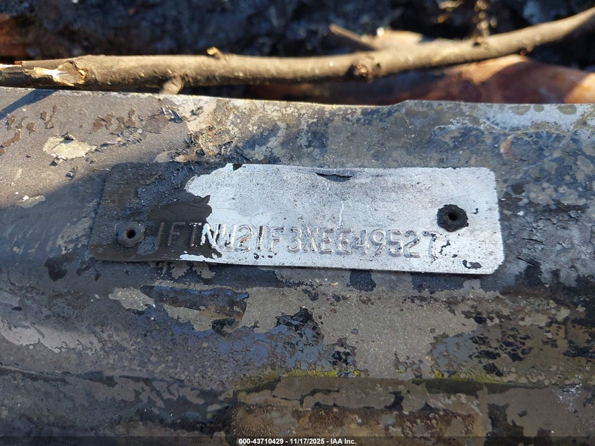 1999 Ford F-250 Lariat/Xl/Xlt VIN: 1FTNW21F3XEE49527 Lot: 43710429