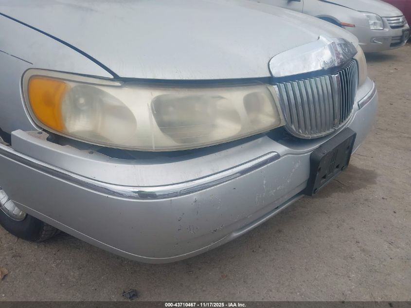 1998 Lincoln Town Car Executive VIN: 1LNFM81W5WY701039 Lot: 43710467