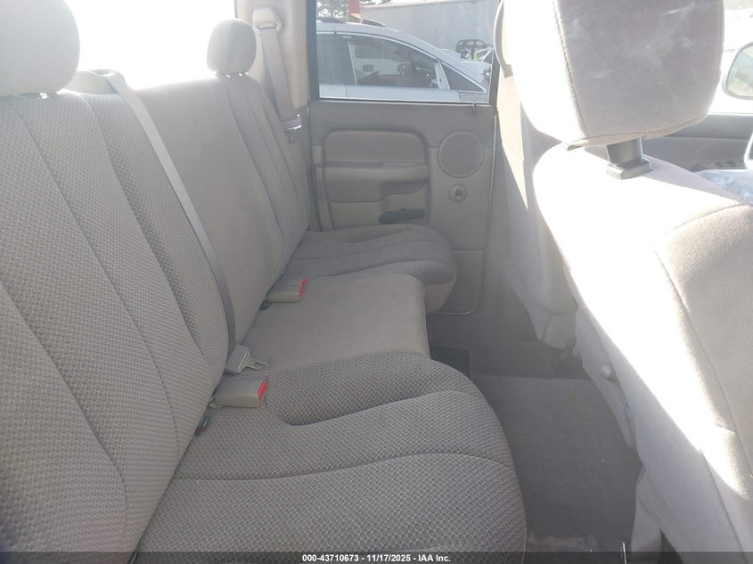 2005 Dodge Ram 1500 Slt/Laramie VIN: 1D7HA18D55J570502 Lot: 43710673