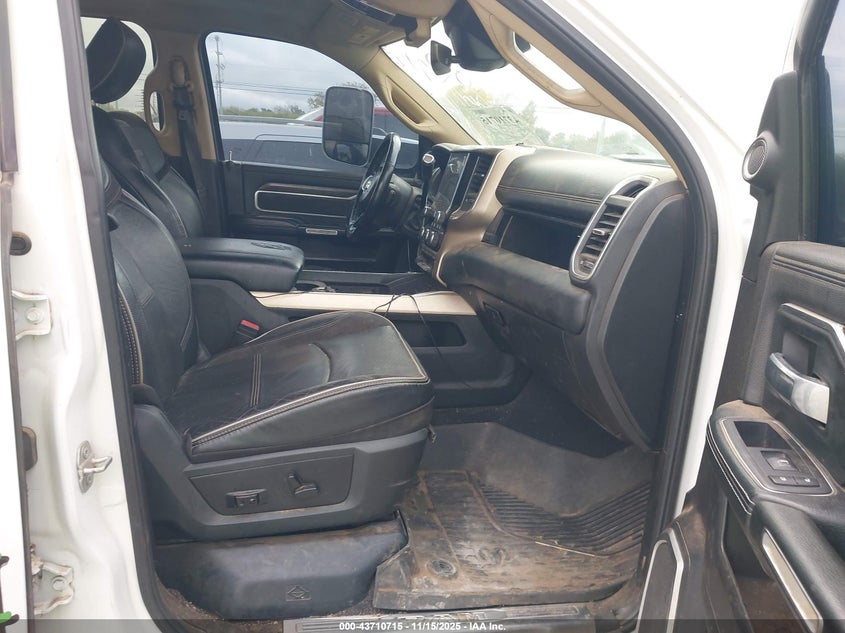 2019 Ram 3500 Laramie 4X4 8' Box VIN: 3C63R3JL7KG620265 Lot: 43710715