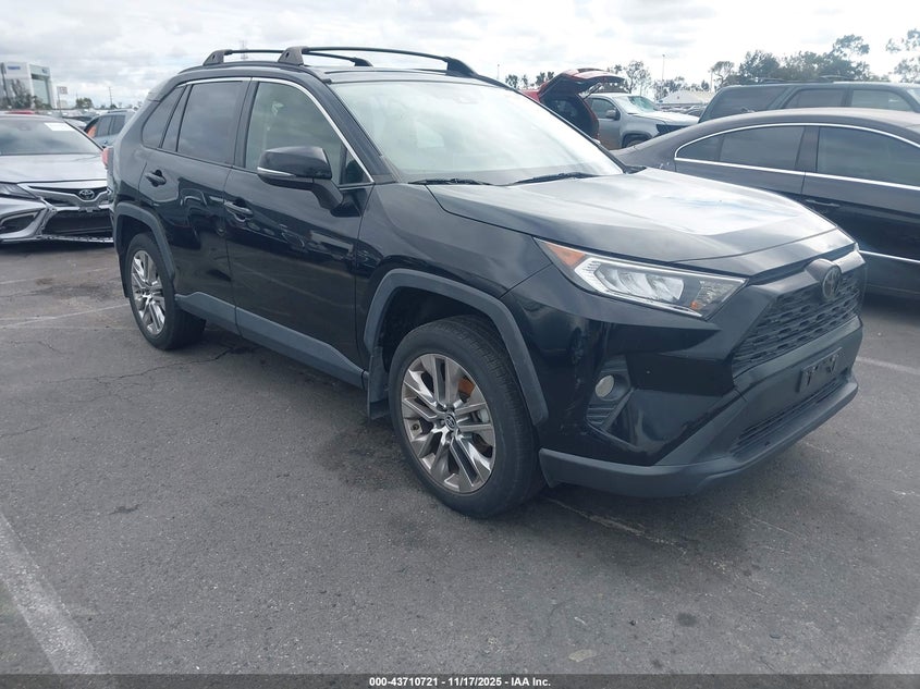 TOYOTA RAV4 XLE PREMIUM
