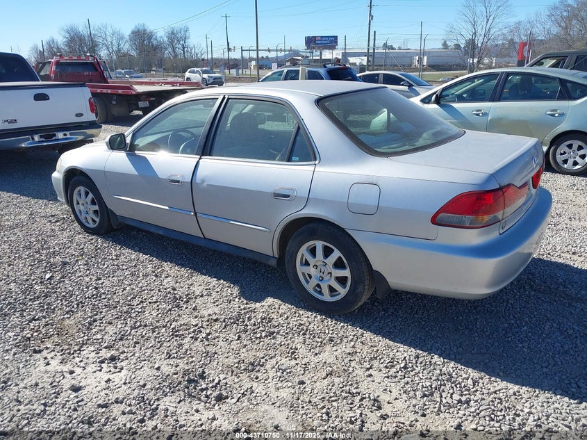 1HGCG56752A010077 2002 HONDA ACCORD photo no. 3