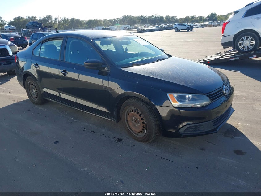 2013 VOLKSWAGEN JETTA 2.0L S - 3VW2K7AJ3DM255907