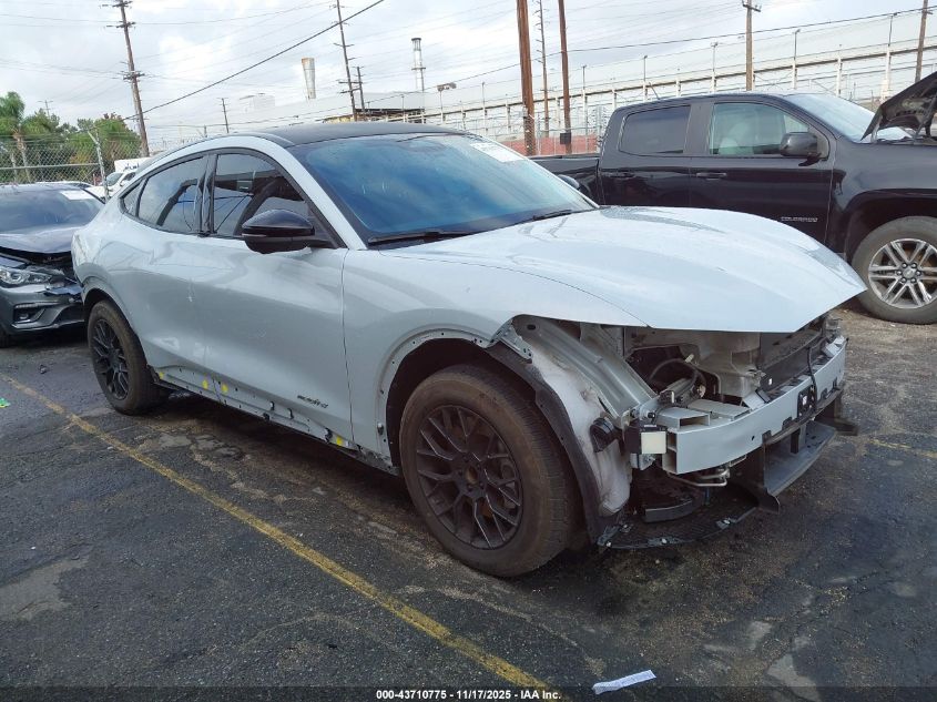 FORD MUSTANG MACH-E SELECT