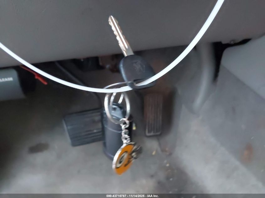 2005 GMC Yukon Xl 1500 Denali VIN: 1GKFK66UX5J159888 Lot: 43710787