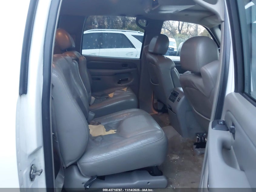 2005 GMC Yukon Xl 1500 Denali VIN: 1GKFK66UX5J159888 Lot: 43710787