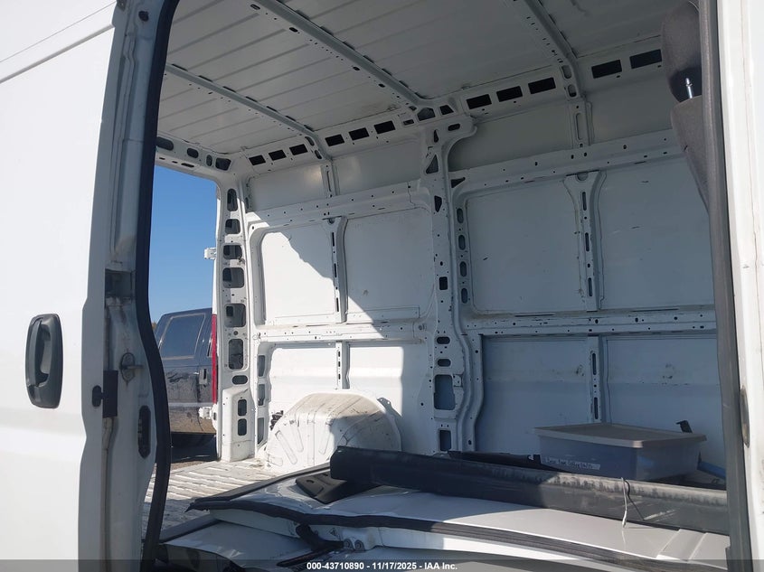 2020 Ram Promaster 1500 High Roof 136 Wb VIN: 3C6TRVBGXLE103133 Lot: 43710890