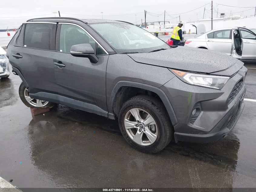 2019 TOYOTA RAV4 XLE - 2T3W1RFV7KW011624