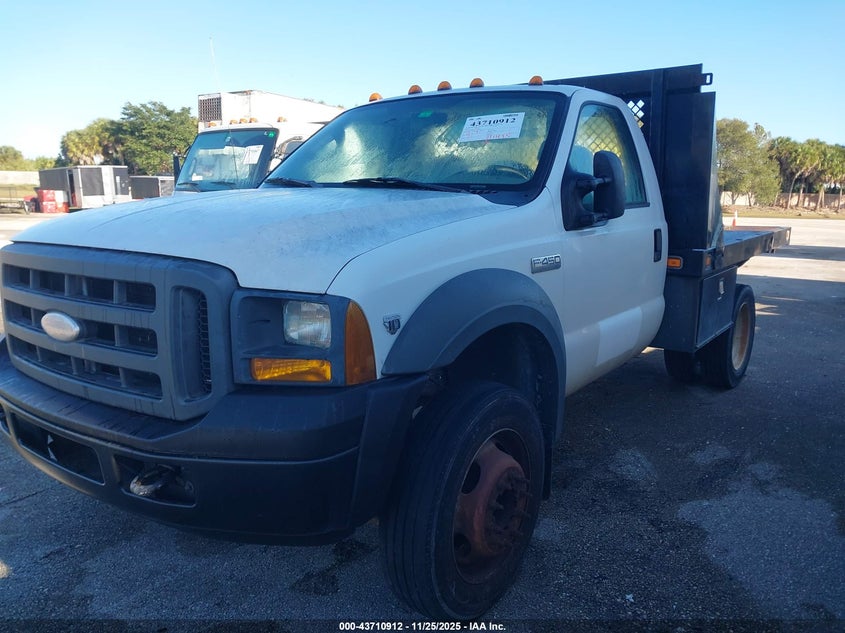 1FDXF46Y25EB79262 2005 FORD F450 photo no. 2