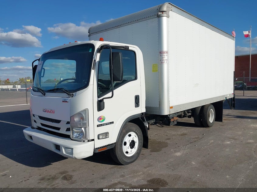 JALC4W160E7002075 2014 ISUZU  photo no. 2