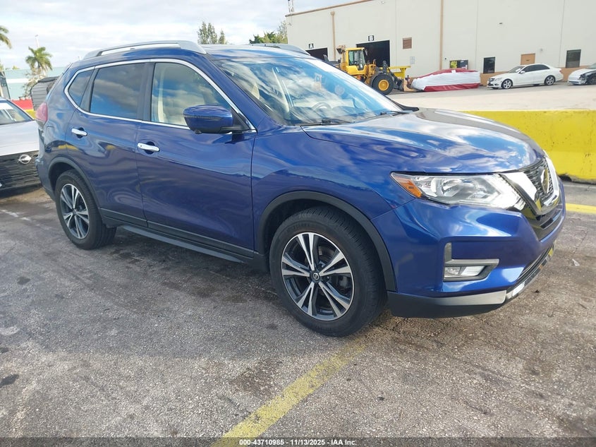 NISSAN ROGUE SV FWD