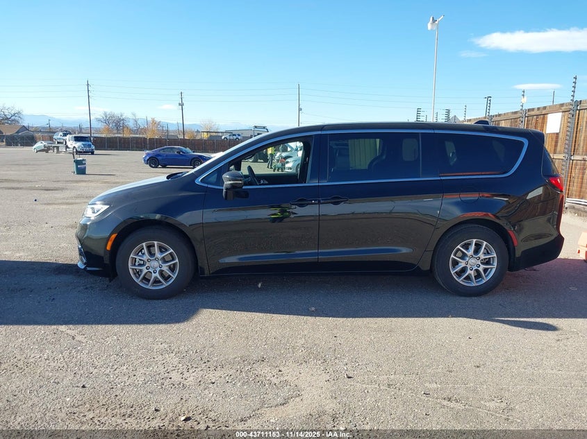 2C4RC1BG9SR612303 2025 CHRYSLER PACIFICA photo no. 14