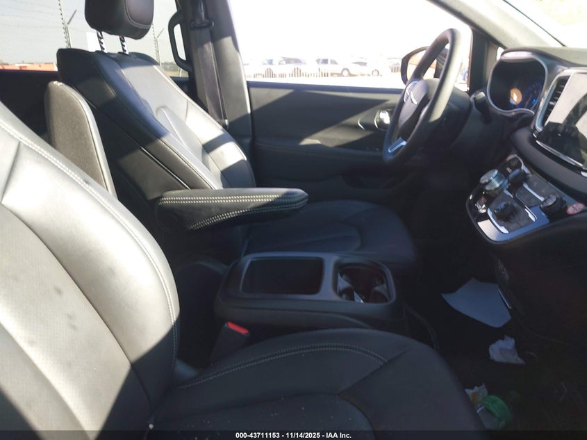 2C4RC1BG9SR612303 2025 CHRYSLER PACIFICA photo no. 5