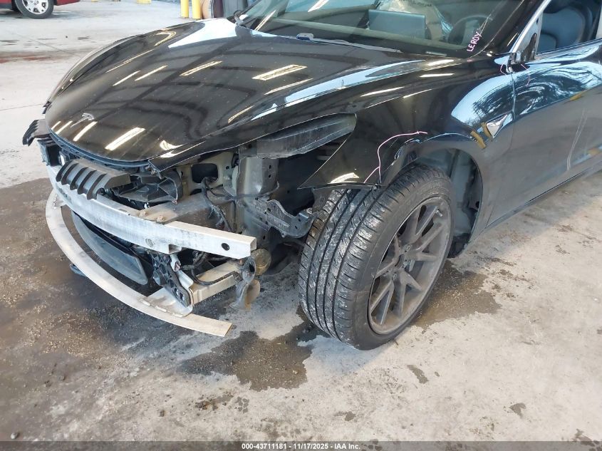 2019 Tesla Model 3 Long Range/Performance VIN: 5YJ3E1EBXKF384405 Lot: 43711181