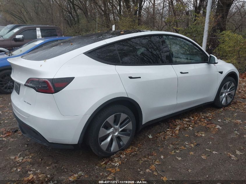 2024 Tesla Model Y Long Range Dual Motor All-Wheel Drive VIN: 7SAYGDEEXRA260141 Lot: 43711272