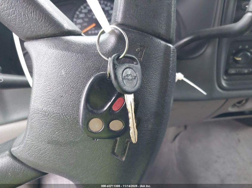 2004 Chevrolet Tahoe Ls VIN: 1GNEC13T94R215541 Lot: 43711308