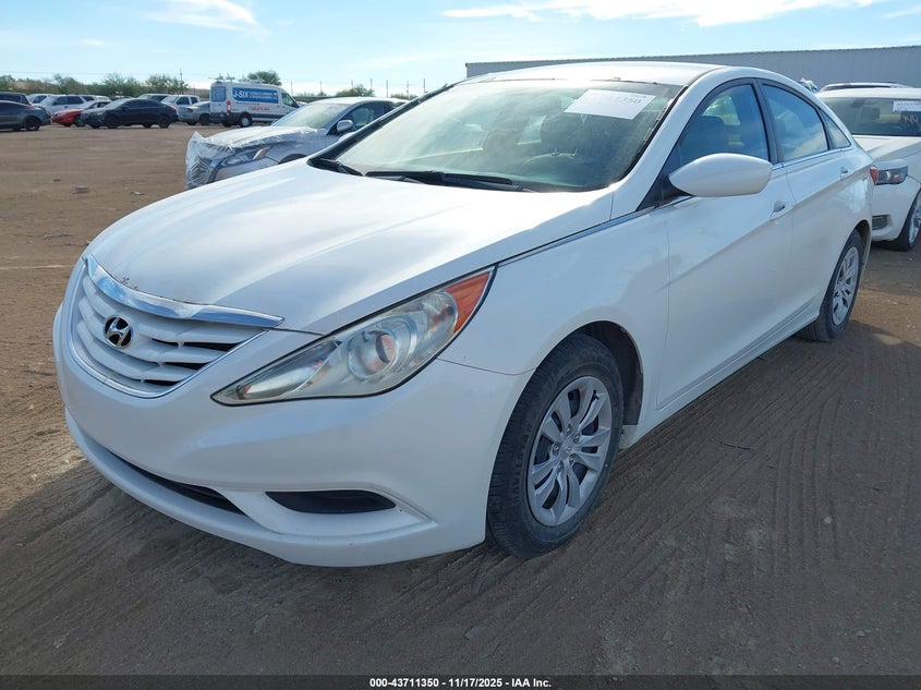 5NPEB4AC1BH187156 2011 HYUNDAI SONATA photo no. 2