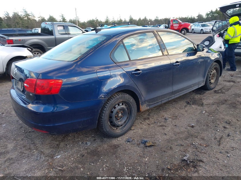 3VWB17AJ9EM386618 2014 VOLKSWAGEN JETTA photo no. 4