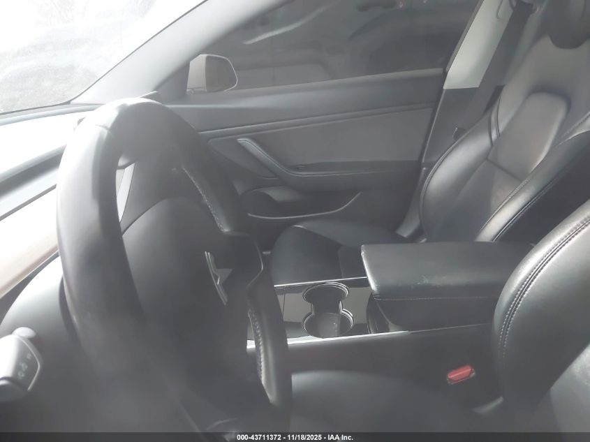 2019 Tesla Model 3 Long Range/Performance VIN: 5YJ3E1EB5KF390175 Lot: 43711372