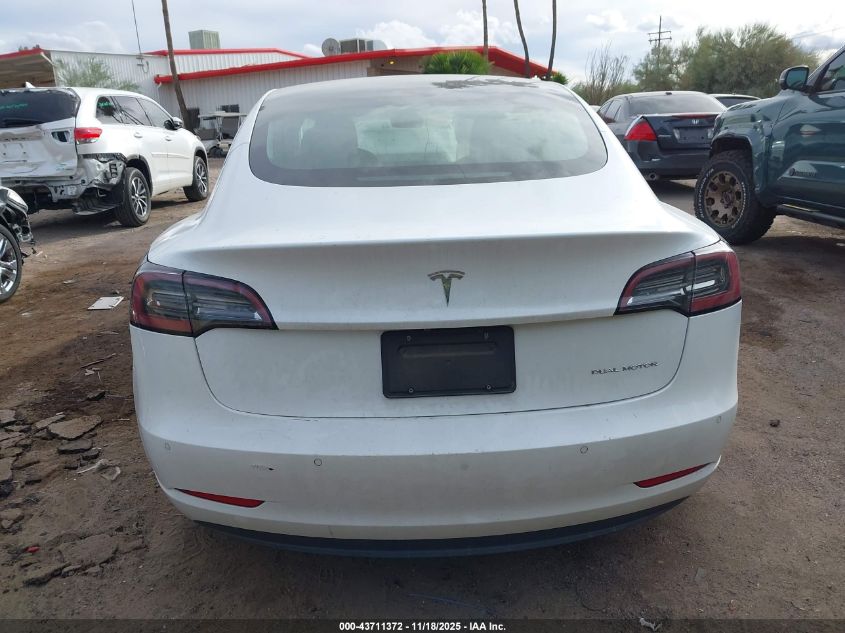 2019 Tesla Model 3 Long Range/Performance VIN: 5YJ3E1EB5KF390175 Lot: 43711372