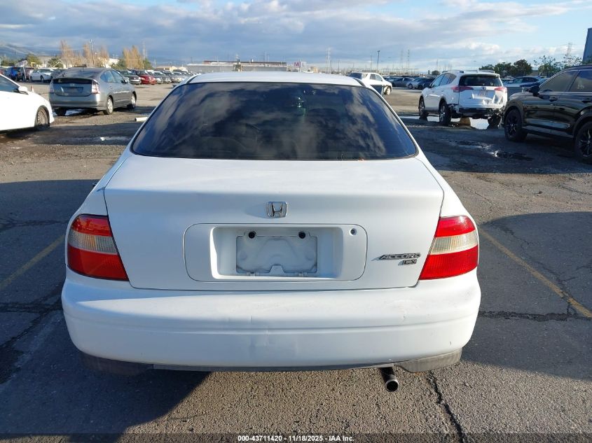 1995 Honda Accord Lx/Ex VIN: 1HGCD5636SA064655 Lot: 43711420