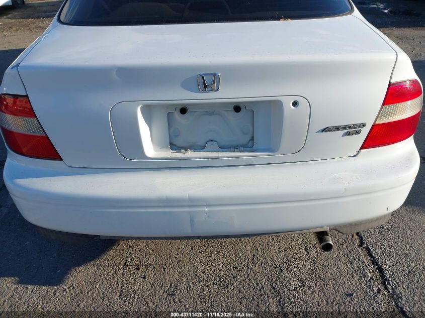 1995 Honda Accord Lx/Ex VIN: 1HGCD5636SA064655 Lot: 43711420