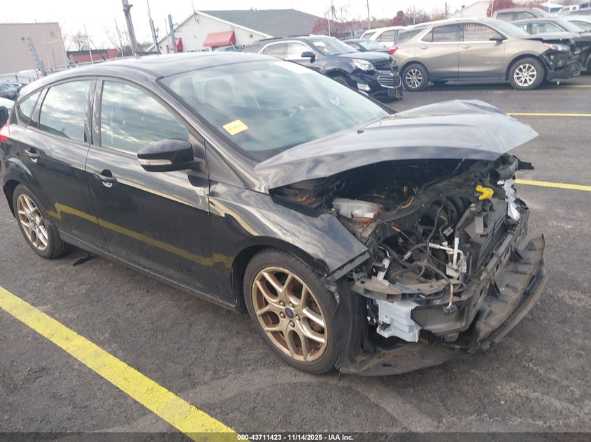 2015 FORD FOCUS SE - 1FADP3K2XFL379082