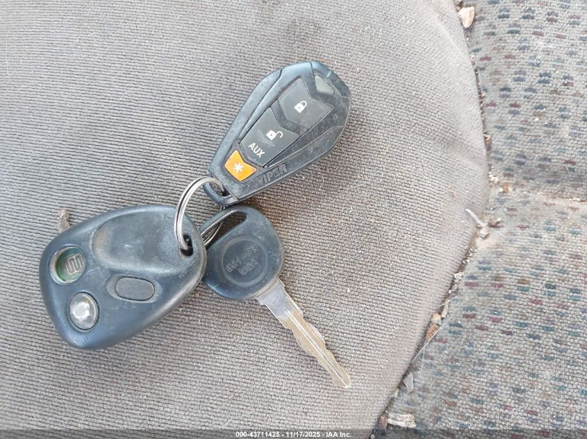 2005 Chevrolet Tahoe Ls VIN: 1GNEK13TX5J225093 Lot: 43711425