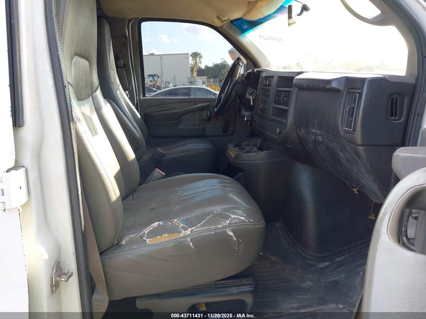 1GCWGFBA4C1176630 2012 CHEVROLET EXPRESS photo no. 5