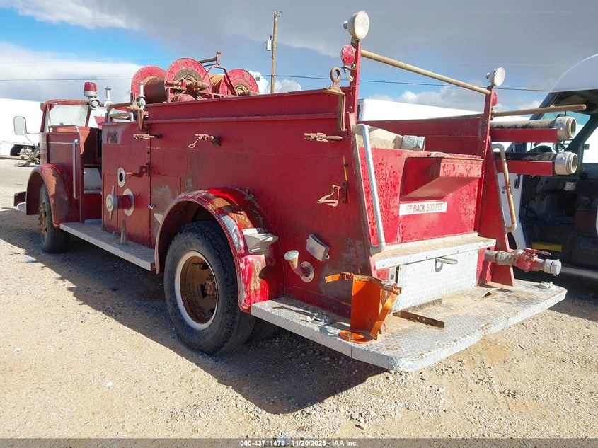 1952 AMERICAN LAFRANCE FIRETRUCK auction photo 3