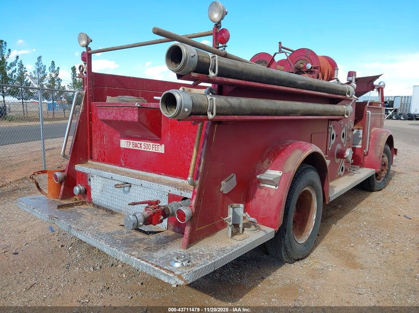 1952 AMERICAN LAFRANCE FIRETRUCK auction photo 4